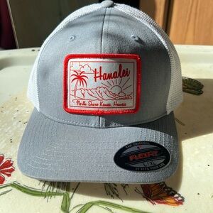 NWOT Hanalei, North Shore Kauai, Hawaii trucker hat. Sun, palm trees, mountains.